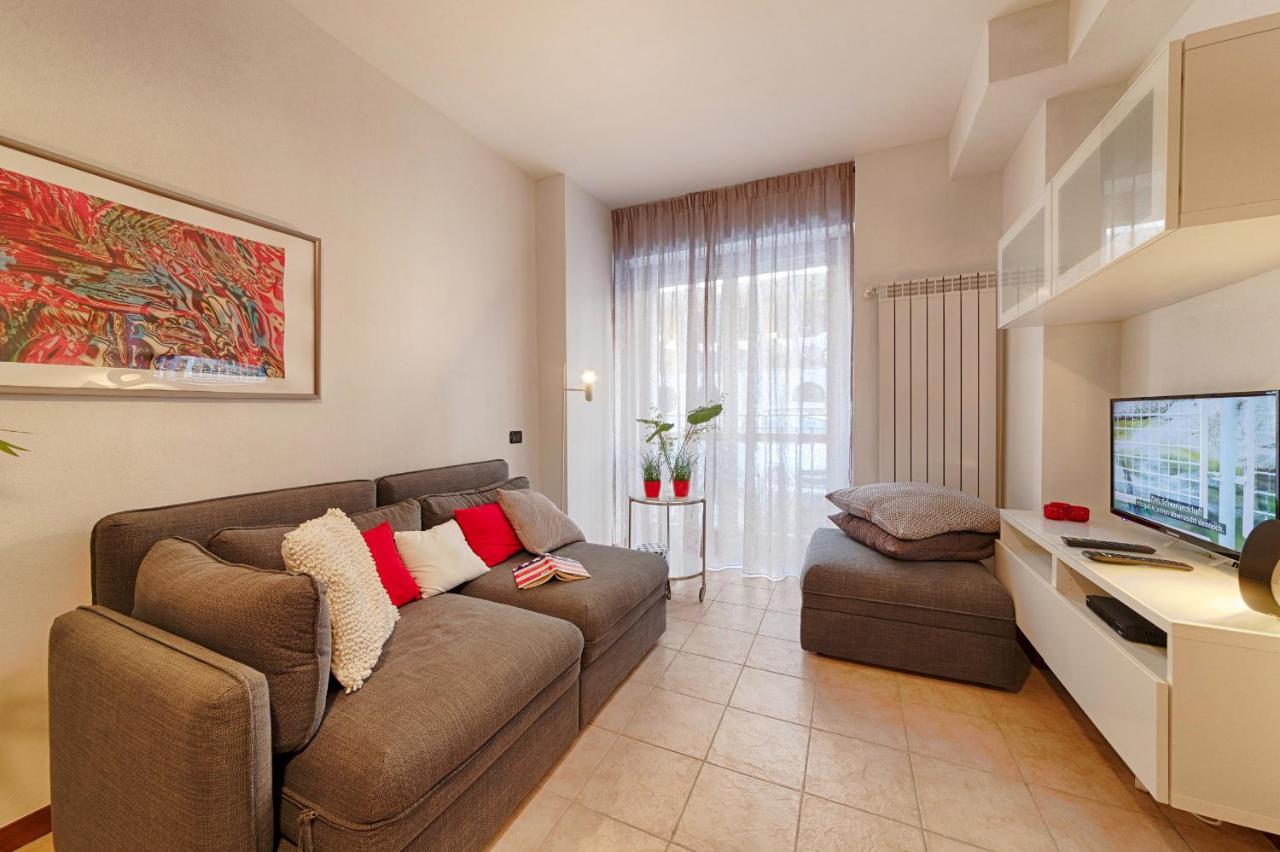 Modern Lakefront 2-Bedroom Apartment Acquaseria 외부 사진